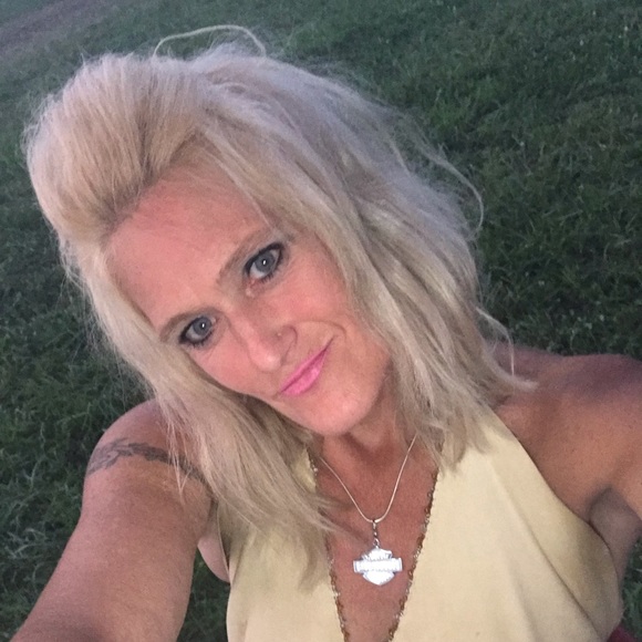 Meet your Posher, Brenda - Picture 1 of 8